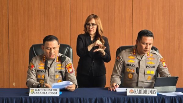 Kabidhumas Polda Metro Jaya Kombes Pol Budi Hermanto dalam rilis perkara Percetakan Mau Print di Polres Metro Jakarta Pusat, Jumat, 26 Juni 2026.
