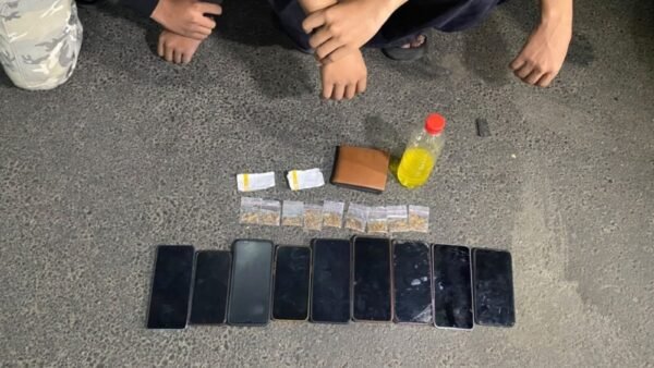 Patroli Brimob Metro Jaya Amankan 9 Orang dan 9 Klip Tembakau Sintetis di Cibubur