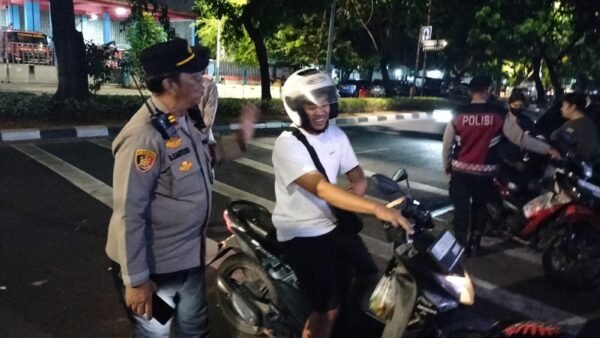Polsek Senen Gelar Razia Cipta Kondisi Dini Hari, Sasar Narkoba hingga Senjata Tajam